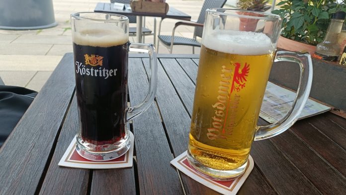 Cervezas alemanas en una terraza. (Foto: La Crónic@)