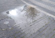 Charco por una de las últimas lluvias en Guadalajara. (Foto: La Crónic@)