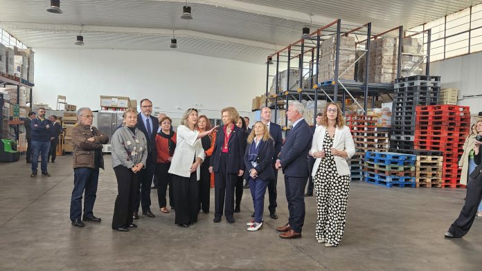 Visita de la reina Sofía al Banco de Alimentos de Guadalajara. (Foto: EP)