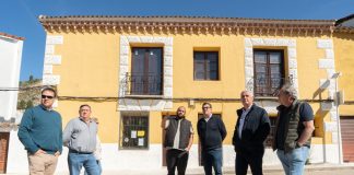 José Luis Vega, presidente de la Diputación de Guadalajara, en el pueblo alcarreño de Romanones.