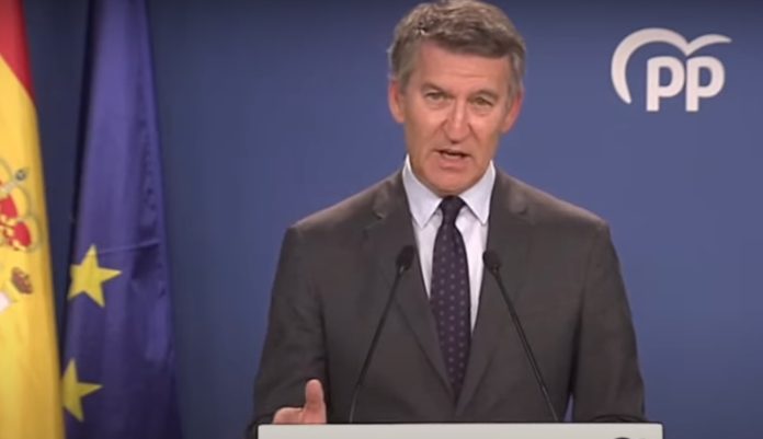 Feijóo, en su comparecencia del 29 de mayo de 2025 desde la sede del PP.