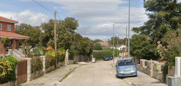 Vista parcial de la calle Chueca de la urbanización Montecalderón en imagen de marzo de 2025. (Foto: Google Maps)