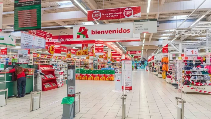 Uno de los supermercados que Alcampo tiene abiertos en España.