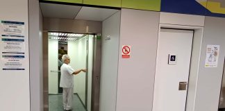 Ascensores nuevos en tres centros de salud de Guadalajara Uno de los ascensores que serán sustituidos. En este caso, en la calle Cervantes, habrá que trasladar consultas por los trabajos.