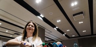 Leire Díez, en libertad a exmilitante socialista Leire Díez durante una rueda de prensa, en el Hotel Novotel, a 4 de junio de 2025, en Madrid (España). Leire Díaz que aparece en diversos audios haciendo gestiones contra mandos de la Unidad Central Operativa (UCO) de la Guardia Civil, ha convocado una comparecencia ante los medios de comunicación, después de haberse reunido ayer en Ferraz con el jefe de los servicios jurídicos del PSOE u haberse dado de baja como afiliada del PSOE. Carlos Luján / Europa Press 04 JUNIO 2025;PSOE;MADRID;SOCIALISTA;FONATNERA 04/6/2025