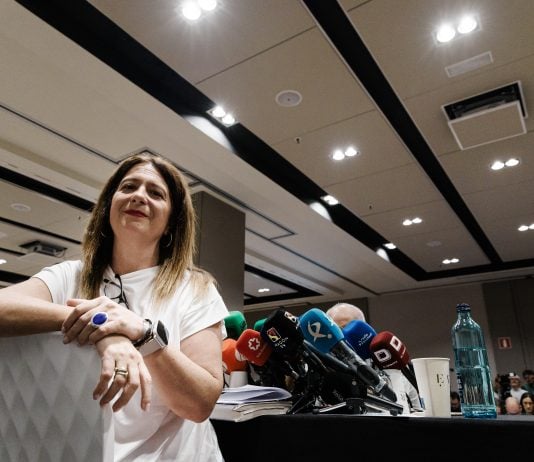 a exmilitante socialista Leire Díez durante una rueda de prensa, en el Hotel Novotel, a 4 de junio de 2025, en Madrid (España). Leire Díaz que aparece en diversos audios haciendo gestiones contra mandos de la Unidad Central Operativa (UCO) de la Guardia Civil, ha convocado una comparecencia ante los medios de comunicación, después de haberse reunido ayer en Ferraz con el jefe de los servicios jurídicos del PSOE u haberse dado de baja como afiliada del PSOE. Carlos Luján / Europa Press 04 JUNIO 2025;PSOE;MADRID;SOCIALISTA;FONATNERA 04/6/2025