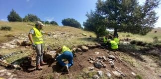 Se reanudan los trabajos de excavación en el castro de la Hoya del Villar en Villanueva de Alcorón.