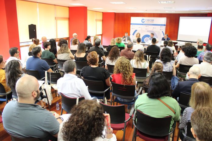 Asistentes a la jornada sobre facturación electrónica organizada este martes por CEOE Guadalajara.