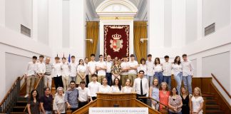 Alumnos de la final de Liga de Debate Escolar de la provincia de Guadalajara en las Cortes de Castilla-La Mancha.