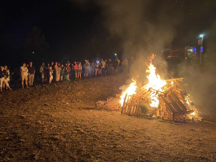 Hoguera en el río Henares