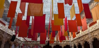 El Patio de los Leones del Palacio del Infantado durante la última jornada del Maratón de los Cuentos 2025, en Guadalajara. (Foto: La Crónic@)