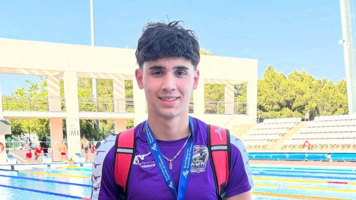 López Quintero, del Club Natación Guadalajara.
