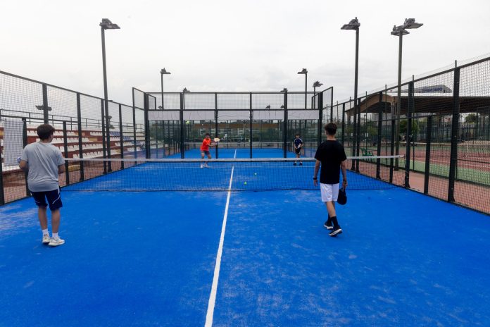 Una de las pistas de pádel de la Ciudad de la Raqueta en junio de 2025.