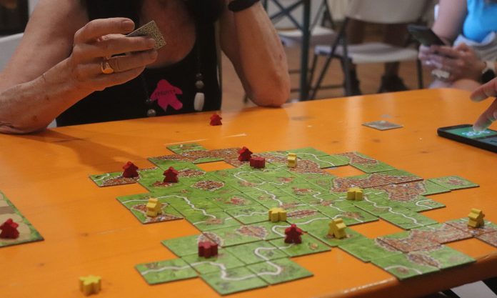 Una partida de Carcassonne en Cabanillas del Campo.