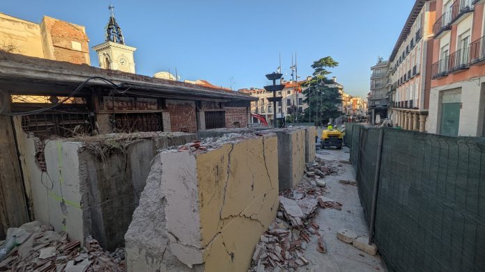 Las obras de retirada de lo que aún estorba en la esquina del 