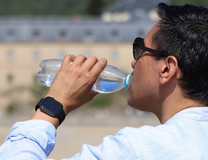Agua para el calor. (Foto: Marta Fernández / EP)