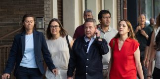 El presidente de Castilla-La Mancha, Emiliano García-Page (c), a su llegada a la reunión del Comité Federal del PSOE, en la sede federal del partido, a 5 de julio de 2025, en Madrid (España). El Comité Federal del PSOE que se celebra hoy es clave para la reestructuración interna tras la crisis provocada por el ‘caso Koldo’ y la dimisión de Santos Cerdán. Se elige a su sustituta, Rebeca Torró, y se renueva la dirección, buscando recuperar credibilidad, unidad y lanzar un mensaje de limpieza interna. Eduardo Parra / Europa Press 05 JULIO 2025;PSOE;REUNIÓN;COMITÉ;POLÍTICA 05/7/2025