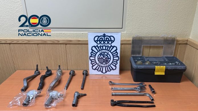 La Policía Nacional detiene a dos falsos mecánicos en Guadalajara. REMITIDA / HANDOUT por POLICÍA NACIONAL Fotografía remitida a medios de comunicación exclusivamente para ilustrar la noticia a la que hace referencia la imagen, y citando la procedencia de la imagen en la firma 16/7/2025