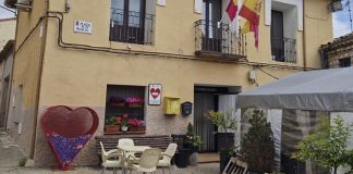 ¿Te interesa llevar el bar de Rebollosa de Hita? Exterior del bar de Rebollosa de Hita, de propiedad municipal.