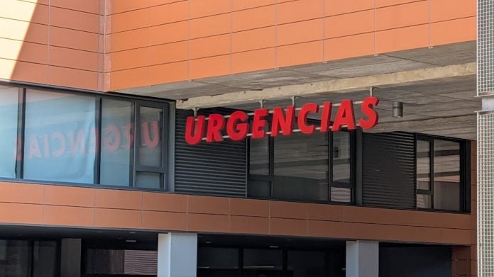 Acceso a las Urgencias del Hospital de Guadalajara en agosto de 2025. (Foto: La Crónic@)