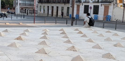 La Plaza de España y el final de la Avenida del Ejército son el objeto de esta nueva actuación municipal, aún en fase de proyecto. (Foto: La Crónic@)
