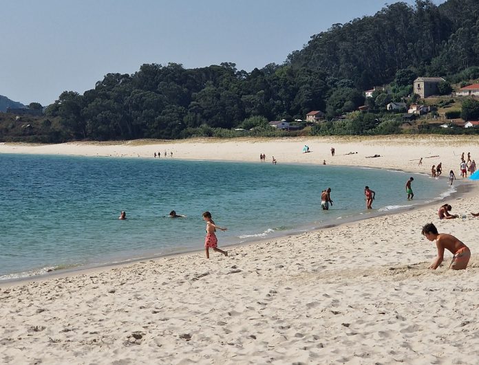 Imagen de la playa de Rodas, en las Islas Cíes. (Foto: Pedro Dávila / EP)