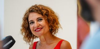 La vicepresidenta primera del Gobierno y ministra de Hacienda, María Jesús Montero. (Foto: EP)