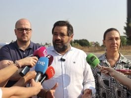 Declaraciones de Paco Núñez al pie de la carretera de Fontanar. (Foto: EP)
