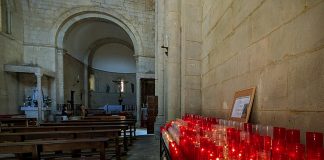 Interior de iglesia en Portomarín, el 21 de agosto de 2025. (Foto: La Crónic@)