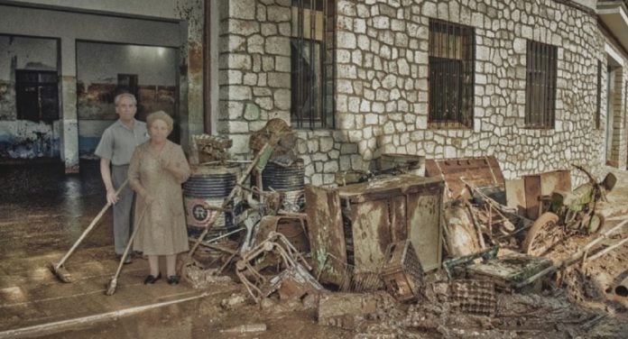 Yebra, donde murieron 10 personas por la riada, en una de las imágenes de la exposición.