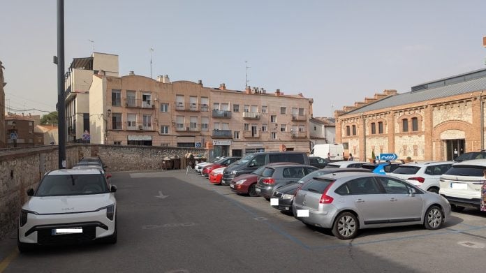 Hasta bien pasadas las Ferias no se verá una imagen como esta en la campa del Mercado de Abastos de Guadalajara. (Foto: La Crónic@)