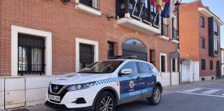 Coche patrulla de la Policía Local de Alovera.