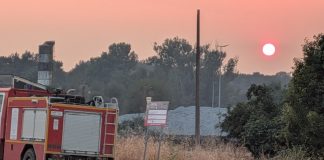 Vehículo antiincendios en un pueblo de Galicia el pasado fin de semana. (Foto: La Crónic@)