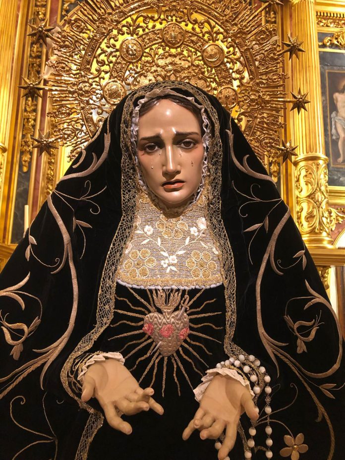 Talla de la Virgen de la Soledad, en Azuqueca.