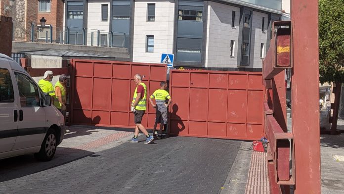 Los toros iniciarán el encierro al pie de la Cuesta del Reloj, no en la Plaza Mayor, como estaba inicialmente previsto. (Foto: La Crónic@)