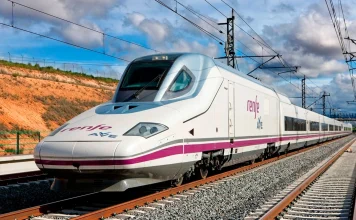 Este viernes, alta velocidad con servicios mínimos Tren de Alta Velocidad en la línea Madrid-Barcelona.