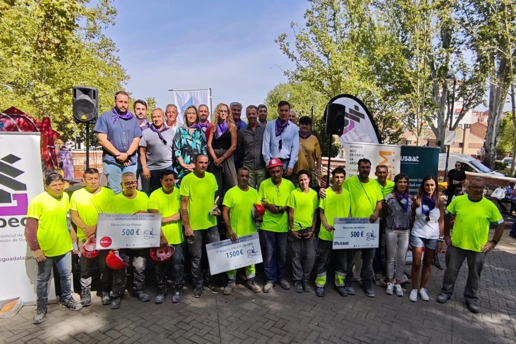 Participantes y organizadores del concurso de albañilería de 2025 en las Ferias de Guadalajara.