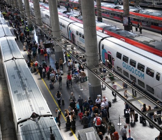 Esta vez, la rabia en los andenes de Atocha no ha sido por las Cercanías sino por la Alta Velocidad. (Foto: EP)
