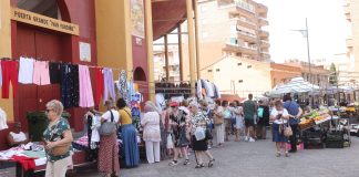 Mercadillo de los martes en Guadalajara, alrededor de la Plaza de Toros.