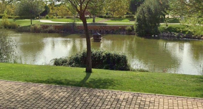 Se sospechaba que los patos del lago del parque de Valdeluz pudieran tener la gripe aviar. Así se ha confirmado. (Foto: Google Maps)