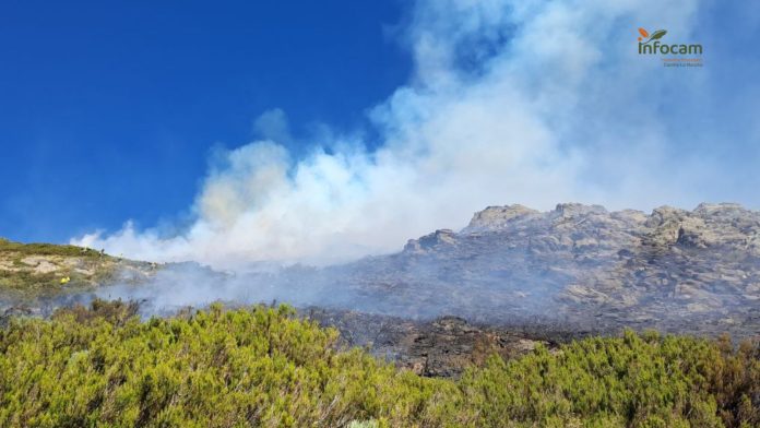 Incendio en el Pico del Lobo en septiembre de 2025.