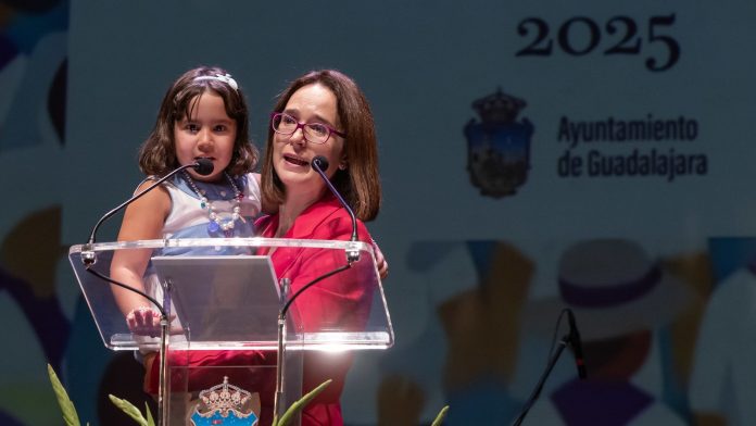 Rosa San Millán, una emocionada madre y pregonera de las Ferias de Guadalajara.
