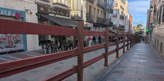 Las talanqueras del encierro son para los corredores, no para los espectadores. (Foto: La Crónic@)