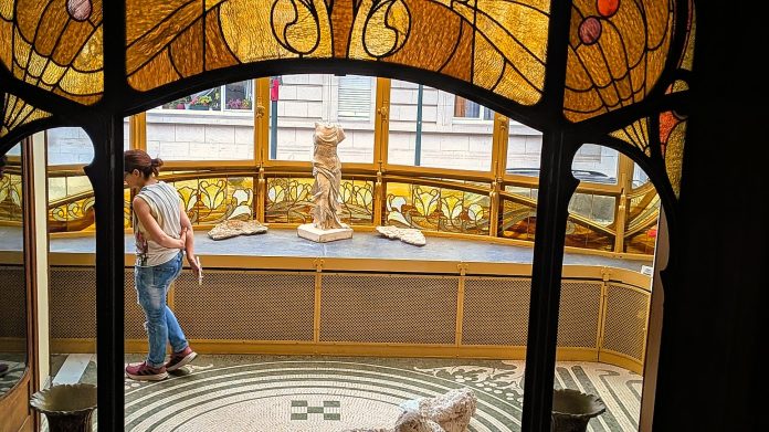 Desde la calle o desde dentro, el Art Nouveau de Bruselas es un canto permanente a la belleza por la belleza. (Foto: La Crónic@)