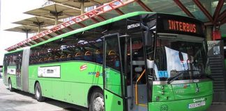 Este es el autobús que cubre la línea entre El Casar y Madrid.