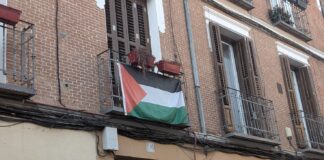 Bandera de Palestina en una vivienda de Guadalajara. (Foto: La Crónic@)