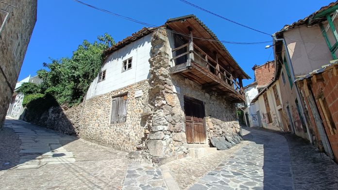 Calle de un pueblo español. (Foto: La Crónic@)