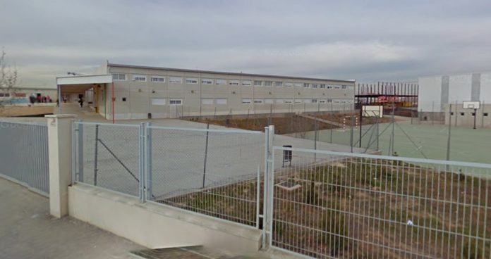 Los niños que recibieron los perdigonazos están en pleno recreo en los patios del colegio 