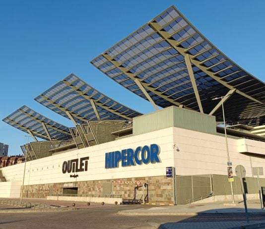 Exterior del outlet de El Corte Inglés de Guadalajara. (Foto: La Crónic@)
