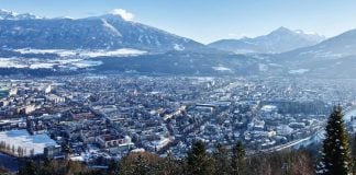 La nieve cubre Innsbruck, tanto la ciudad como sus acreditadas estaciones de esquí.